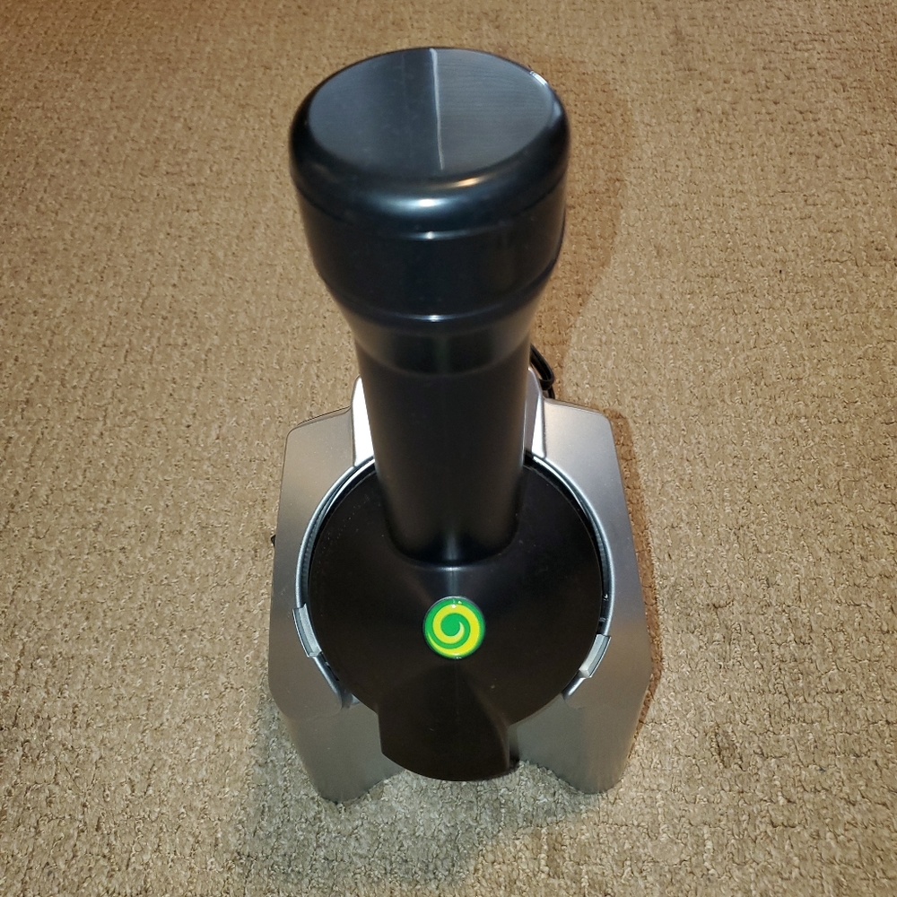 Yonanas 901 Electric Healthy Frozen Fruit Dessert Treat Maker Machine.